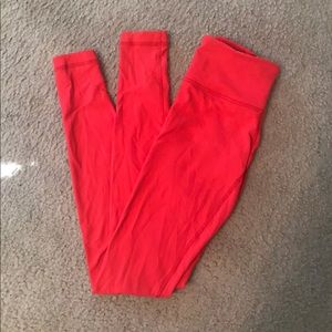 Lululemon wunder under